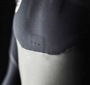 2018_wetsuit_detail_drain-holes