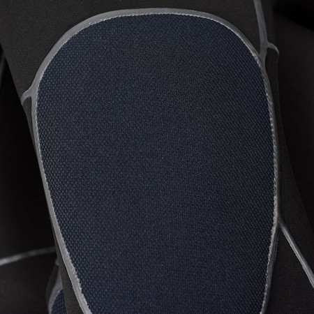2019_Detail_Holy_knees
