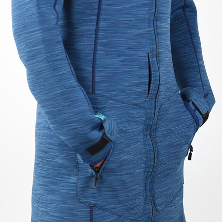 details-zip-up-pockets